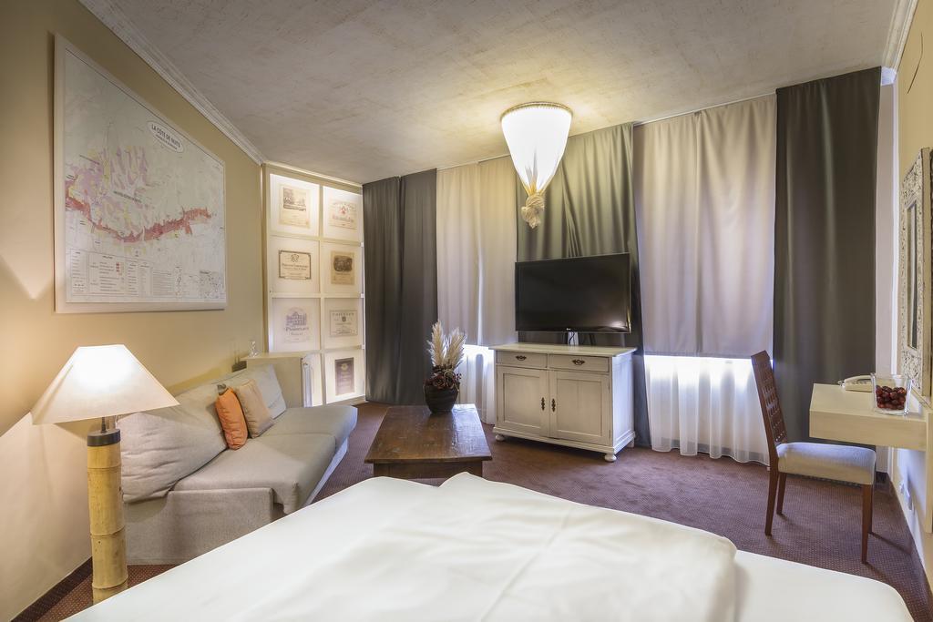 Villa St. Tropez براغ الغرفة الصورة